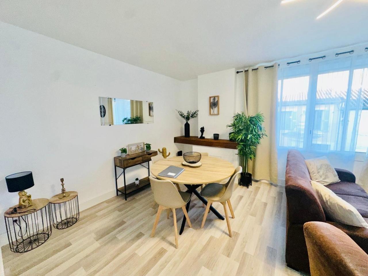 Les Appartements Du Mas - Rose Marie 에그모르트 외부 사진